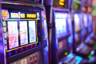 Hood vs Wolf slot game interface showing the two-character theme and reel layout